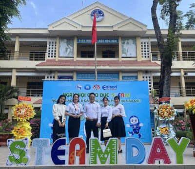 Sáng ngày 7/4/2024, trường mầm non Sen Hồng  tham gia Ngày hội chuyển đổi số và giáo dục Steam năm học 2023-2024 do phòng Giáo dục và Đào tạo thành phố Thủ Dầu Một tổ chức.