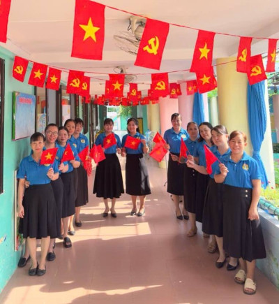 chào đón Đại lễ 50 năm ngày Giải phóng hoàn toàn miền Nam, thống nhất đất nước ( 30/4/1975 - 30/4/2025